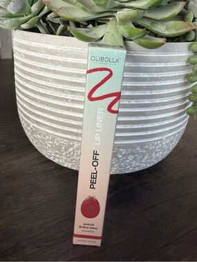 OLIBOLLA Peel-Off Lip Liner in 03 Ultra Chic NEW! Factory Sealed